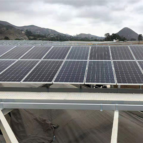 Sistema de energía solar fuera de la red de 180 KW en Cuzco