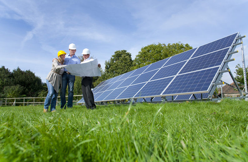 ¿Cómo reducen los paneles solares ODM industriales los costos para proyectos a gran escala?