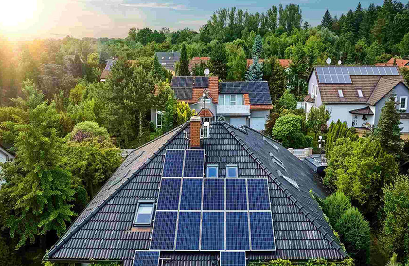 ¿Qué es un inversor solar híbrido y cómo funciona?